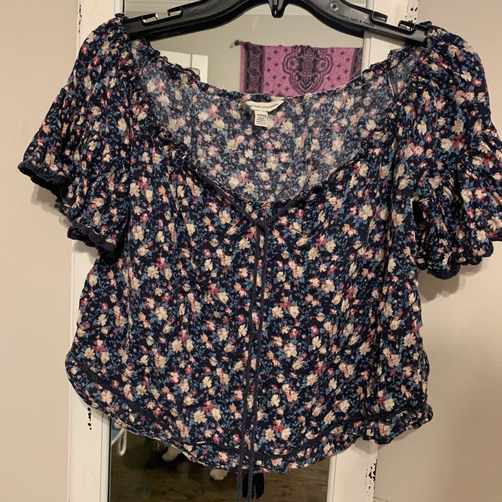 🦅American Eagle 🦅 floral crop top